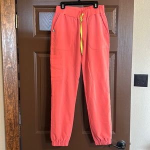 Coral FIGS scrub pants size Small